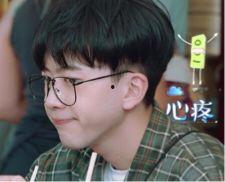 费启鸣直播视频,揭秘网红背后的真实生活