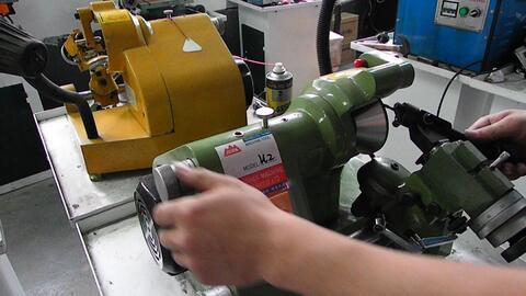 磨钻头视频,高效研磨技巧揭秘